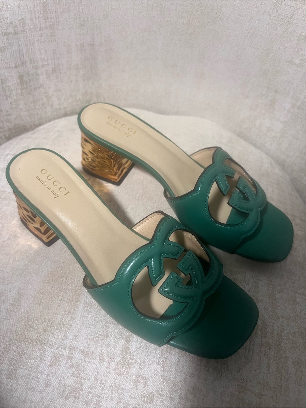 Size 38 - Green & Gold Interlocking Sandals/Mules - COMFORTABLE!